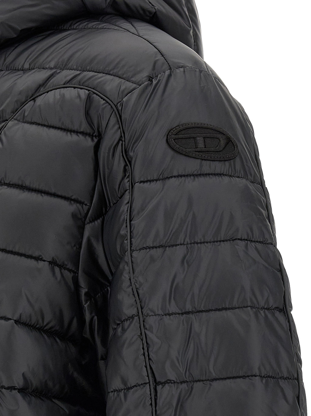 Veste longue en polyester noire de la marque Diesel, vue de face, avec fermeture éclair et col haut.
