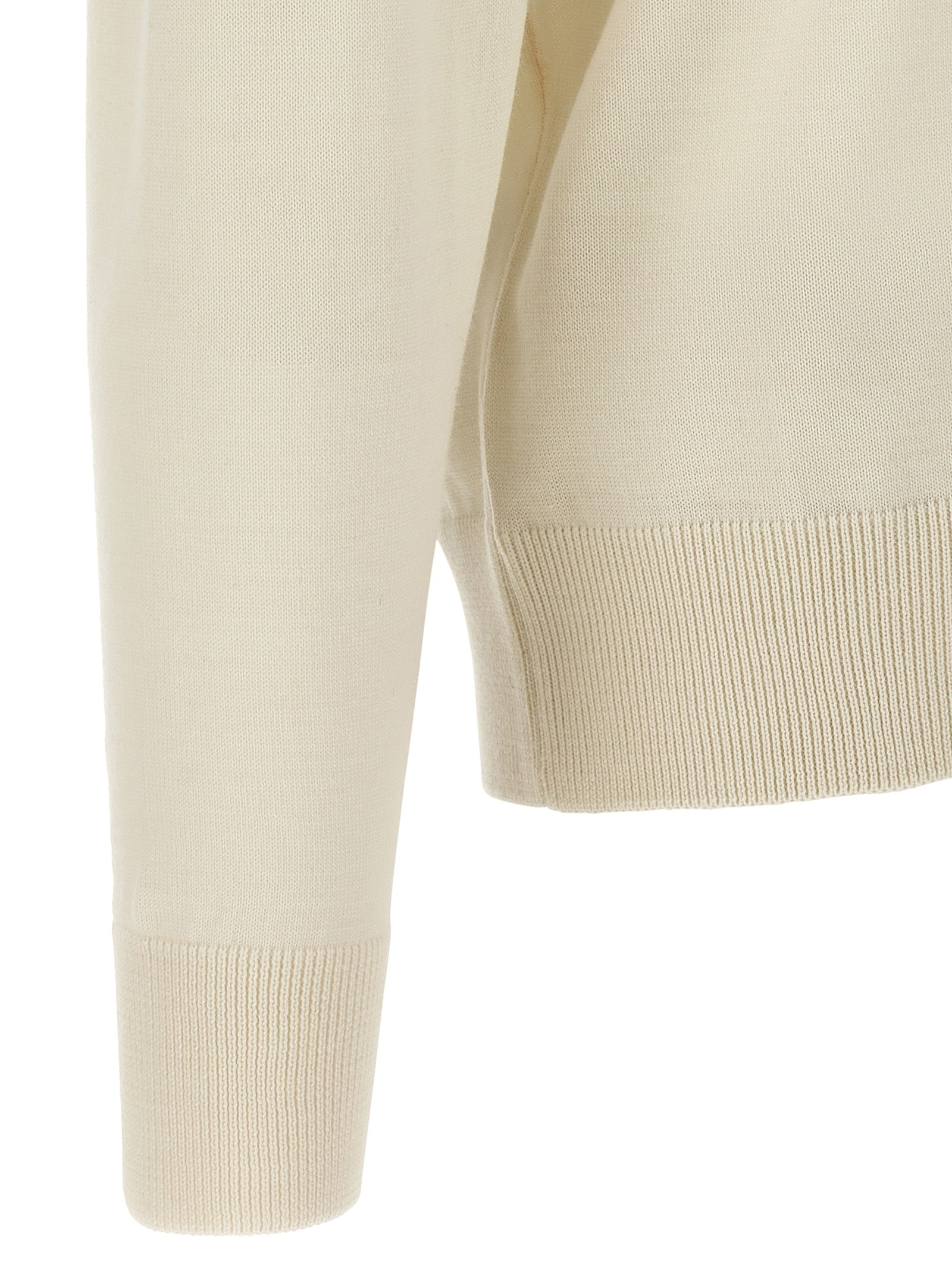 Cardigan en laine vierge blanche de Hugo Boss, vue de face, avec col et boutons visibles, style élégant et classique.