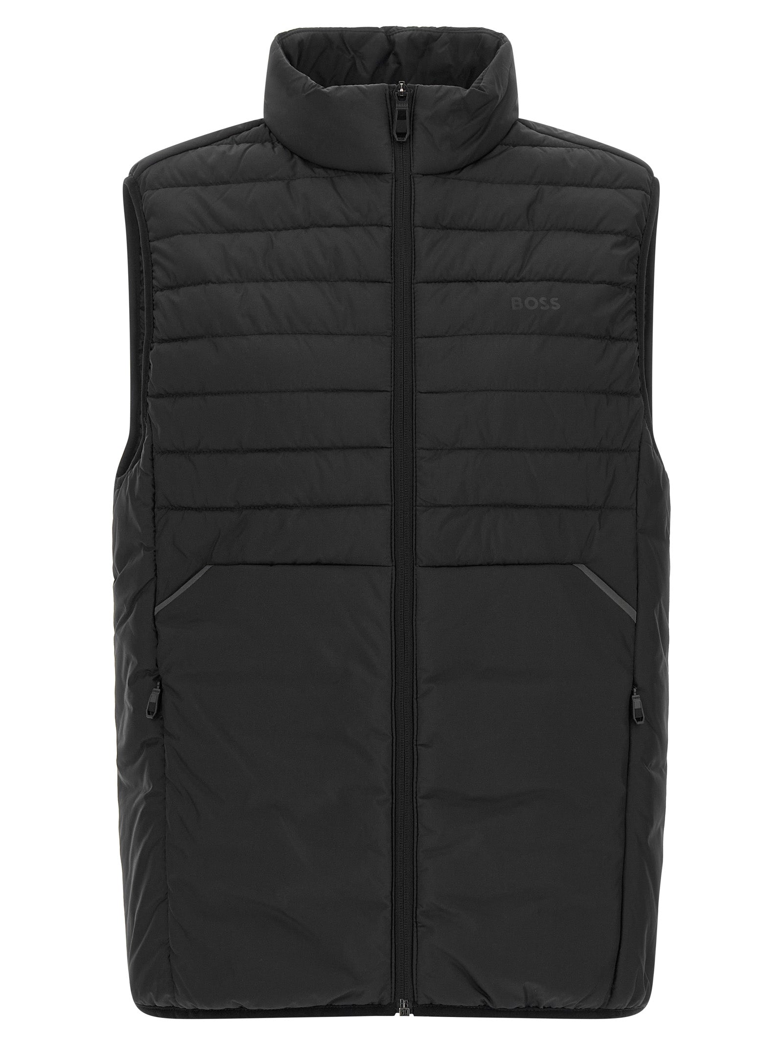 Veste sans manches en polyester noire de Hugo Boss, style élégant et moderne, visible sur le mannequin.