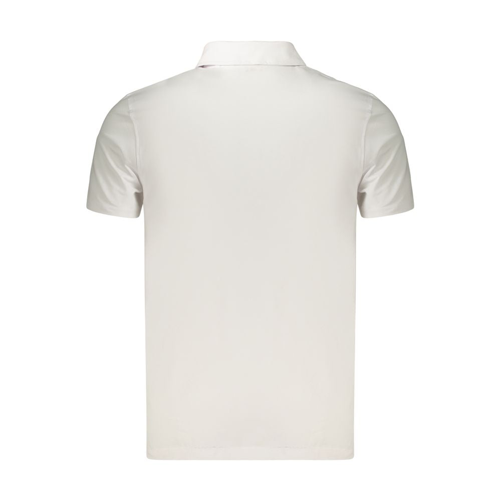 Polo blanc en coton pour homme de la marque Guess Jeans, veste élégante et confortable, vue de face.
