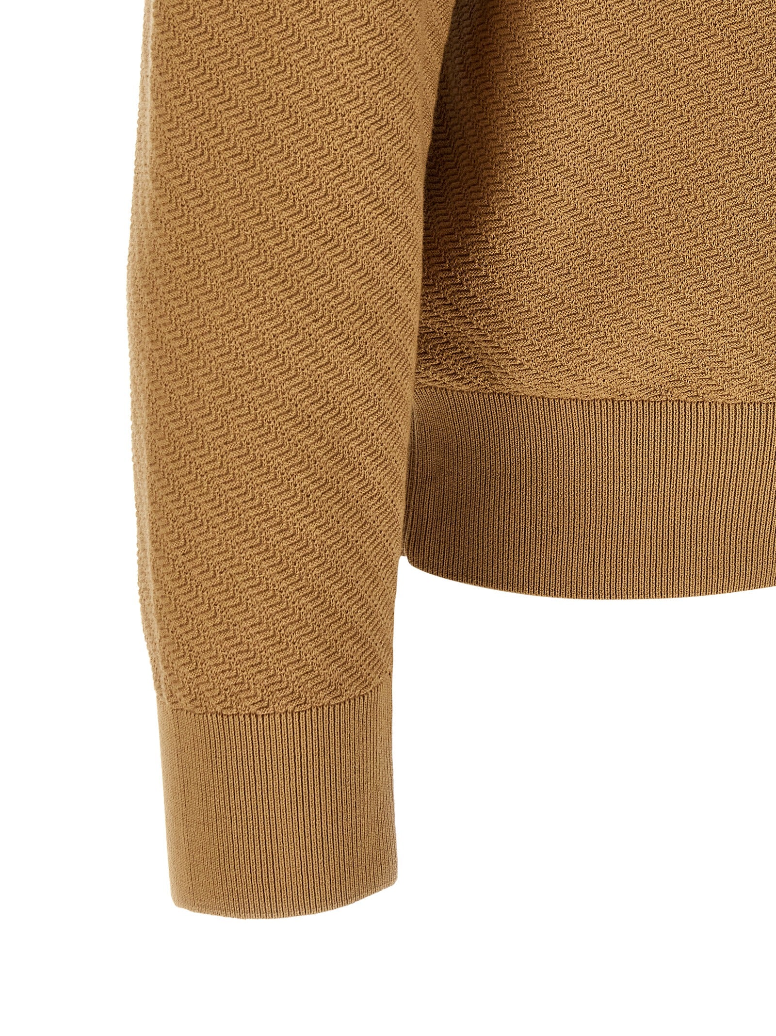 Chemise polo marron en coton de la marque Hugo Boss, vue de face, avec col et boutons visibles.