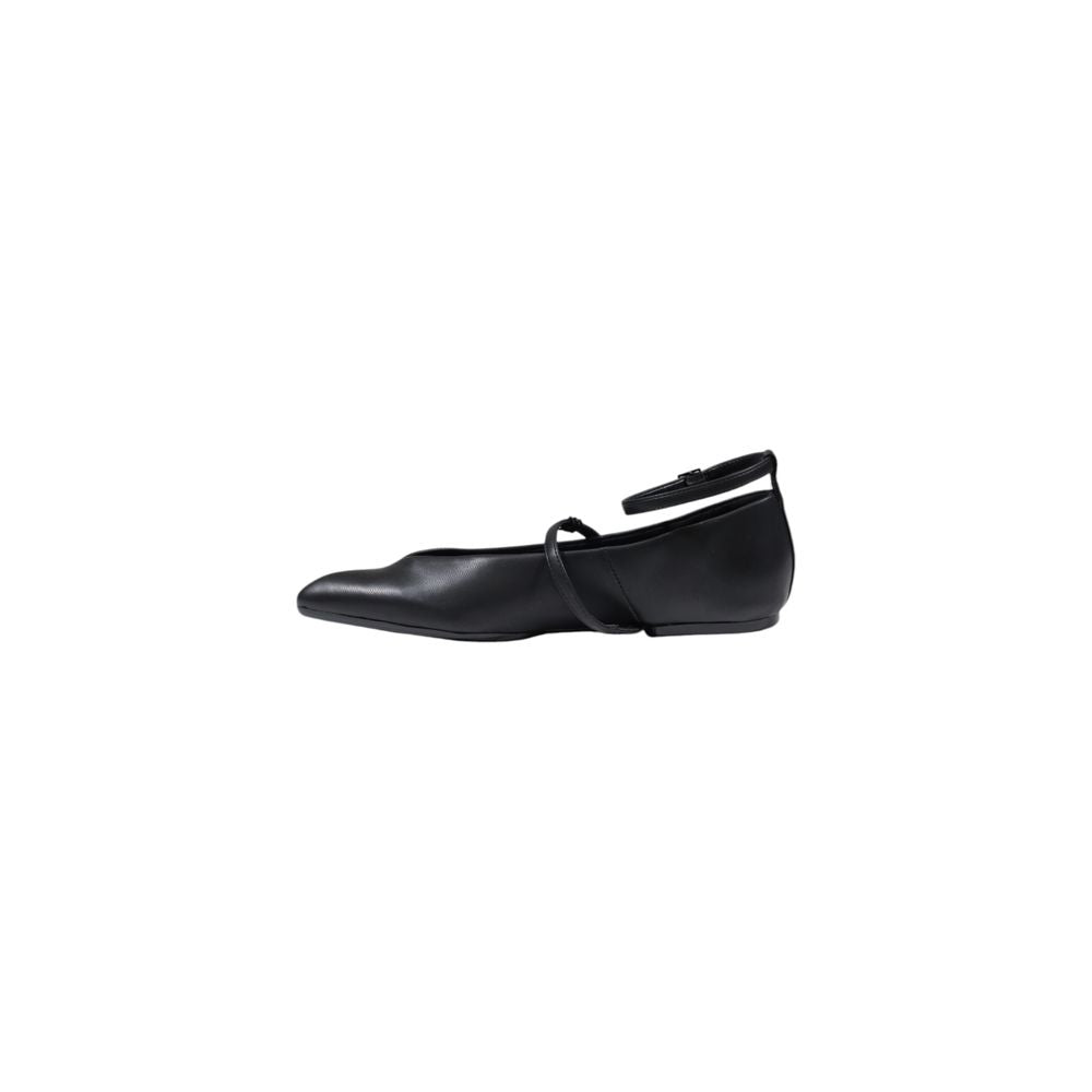 Escarpins plateforme en polyester noir de la marque Armani Exchange, à talons hauts élégants et modernes.