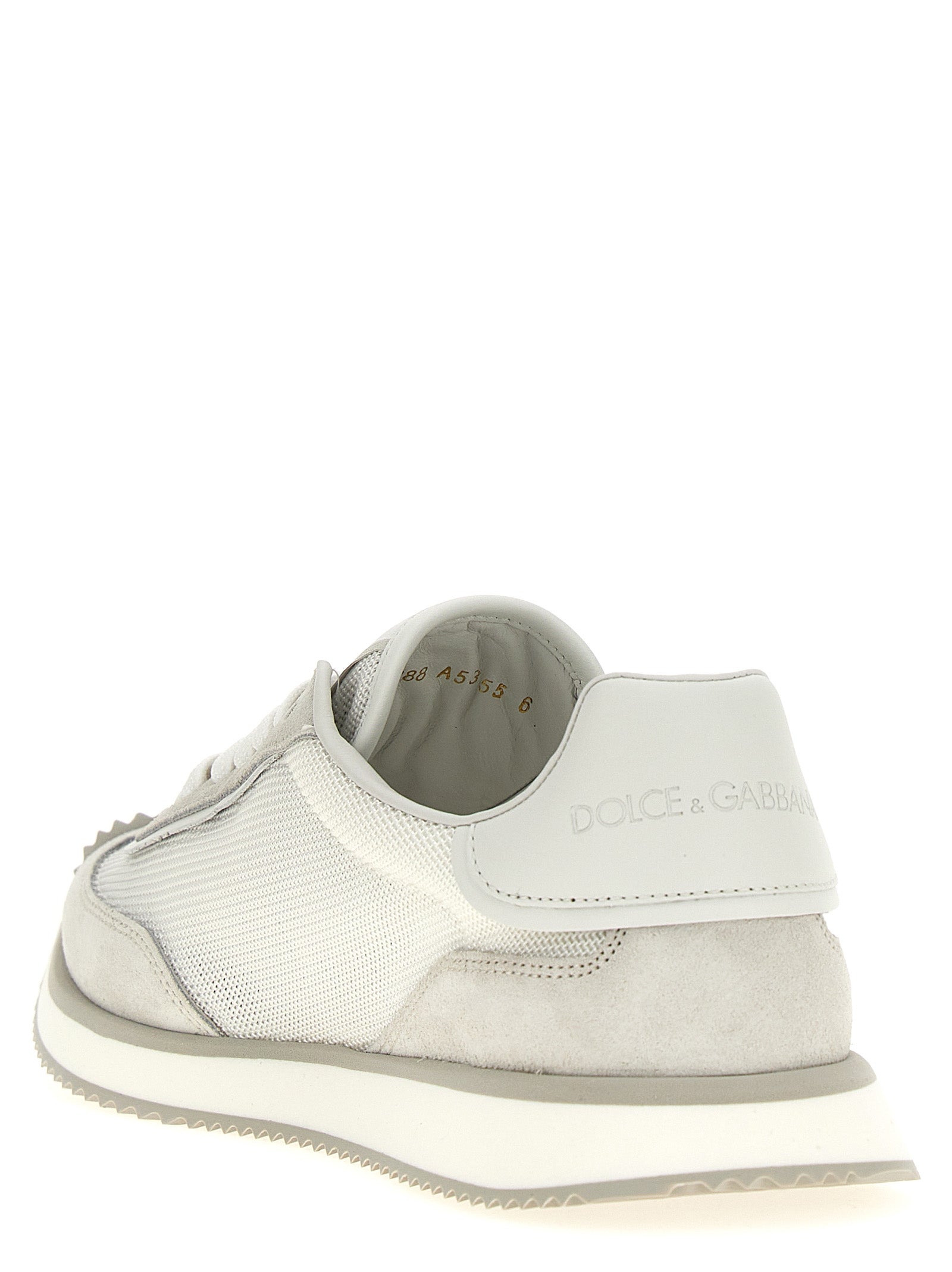 Sneakers basses en cuir de veau gris Dolce & Gabbana, chaussures de sport élégantes et modernes.