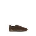 Sneakers basses en daim marron de Dolce & Gabbana, chaussures en cuir souple avec semelle blanche, style décontracté.
