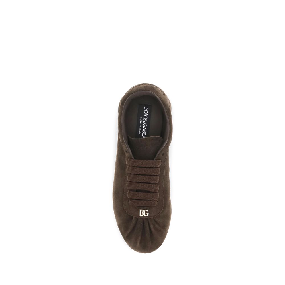 Baskets basses en daim marron Dolce & Gabbana pour homme, détail en cuir et semelle en caoutchouc, style élégant et décontracté