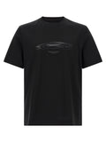 T-shirt noir en coton de la marque Hugo Boss, coupe classique avec logo subtil sur la poitrine.