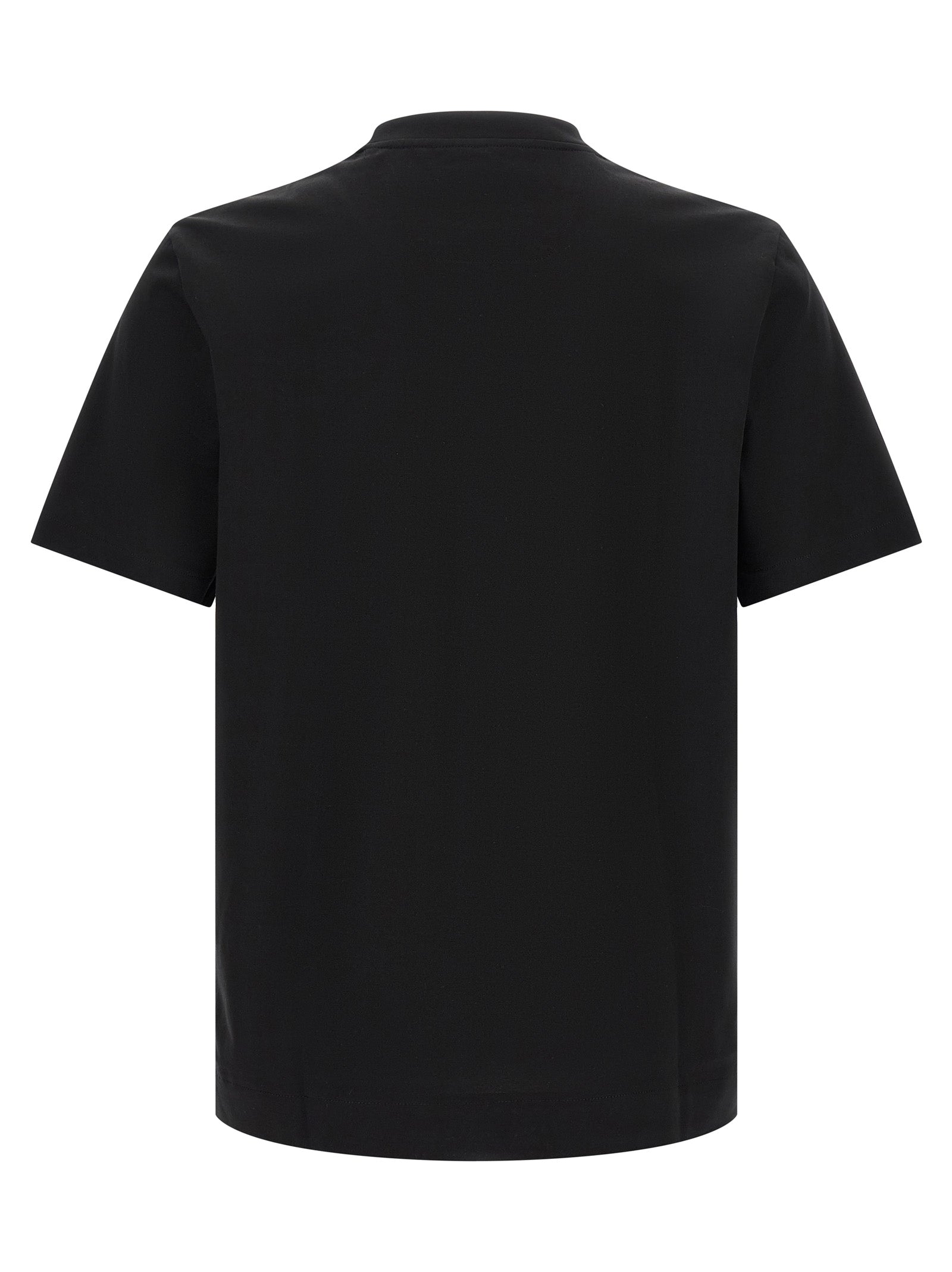 T-shirt noir en coton de la marque Hugo Boss, coupe classique avec logo discret sur la poitrine.