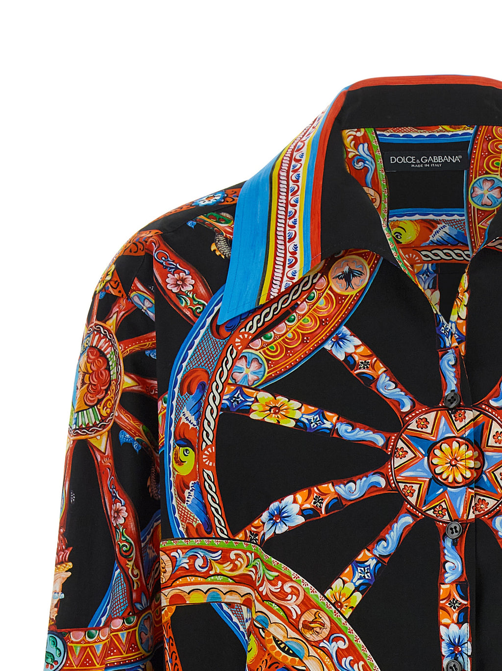 Blouse en coton multicolore de Dolce & Gabbana avec motifs élégants et détails raffinés, portée sur un mannequin.