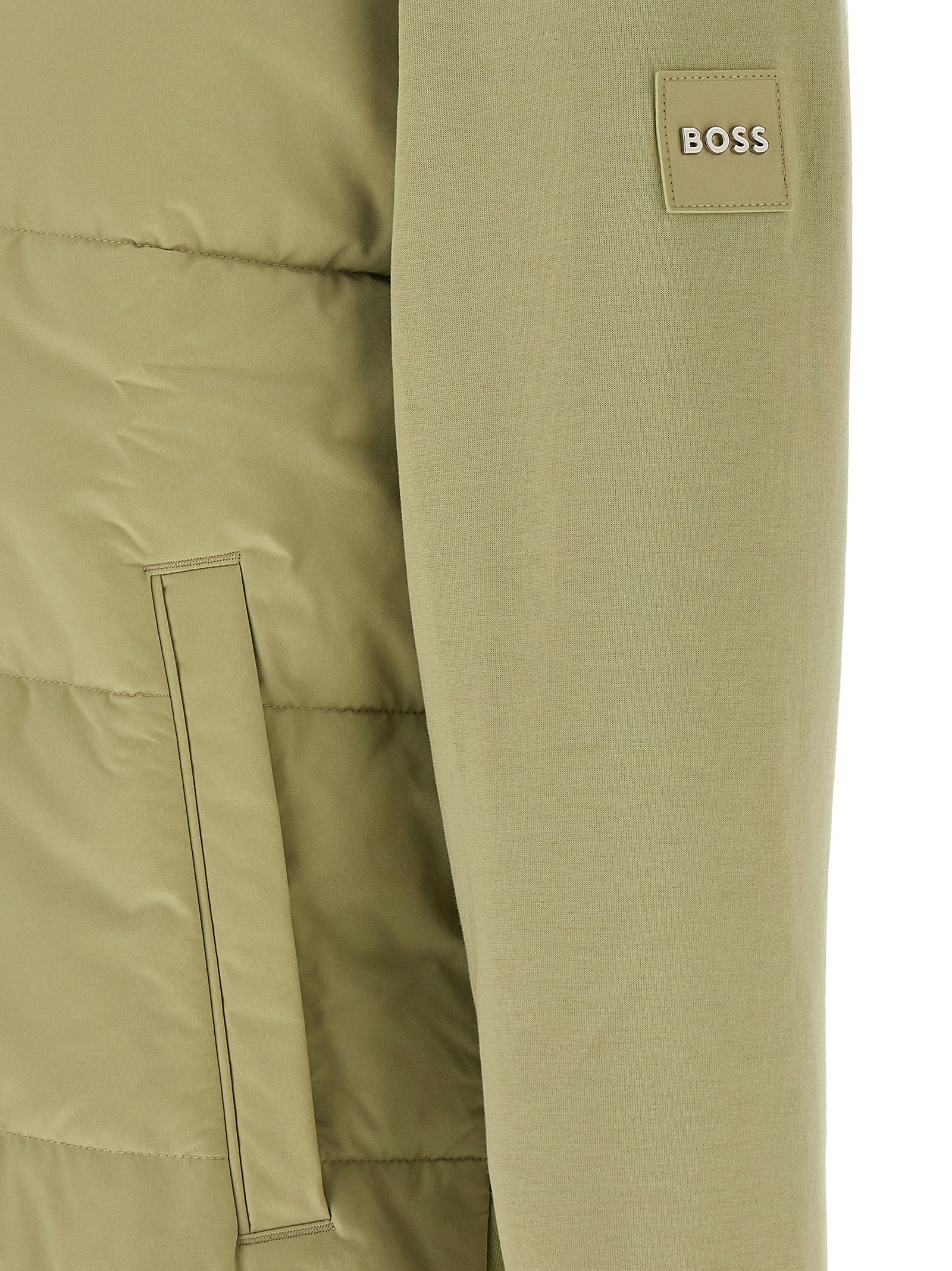 Sweat-shirt bicolore en coton de la marque Hugo Boss, coupe classique et design moderne, porté sur un mannequin.