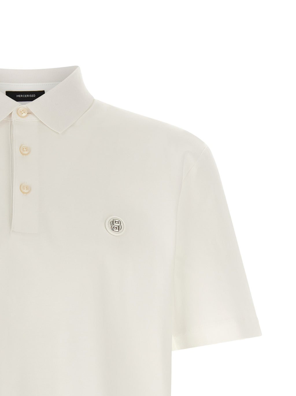 Chemise polo blanche en coton de la marque Hugo Boss, vue de face, avec col et boutons visibles.