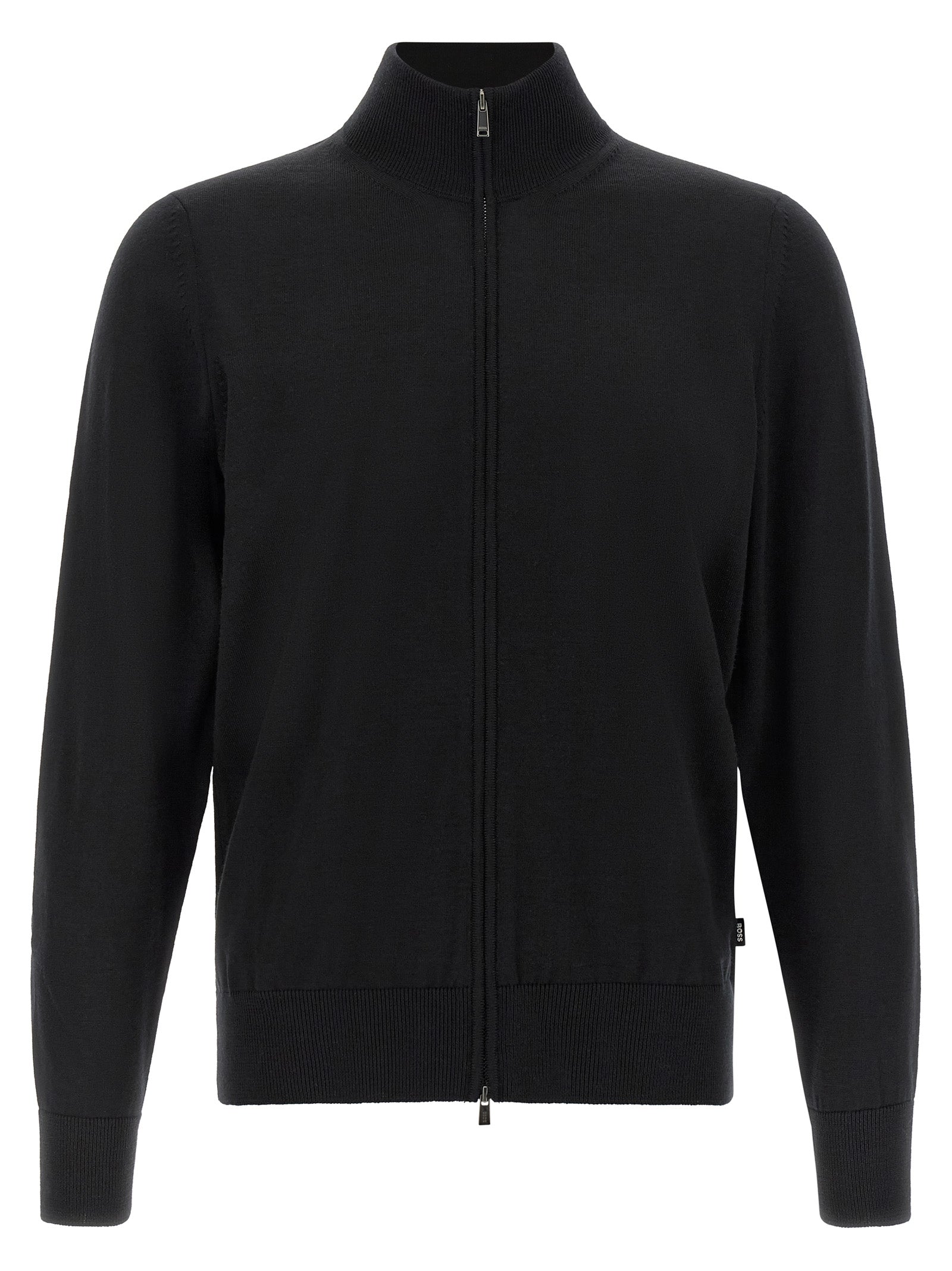 Cardigan en laine vierge noire de la marque Hugo Boss, à col en V et boutons, porté sur un mannequin.