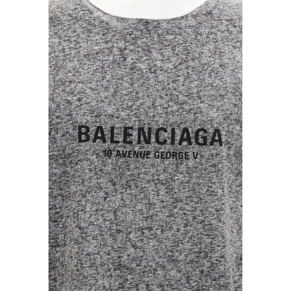 T-shirt gris en coton de Balenciaga, coupe classique, logo discret sur la poitrine, vue de face.