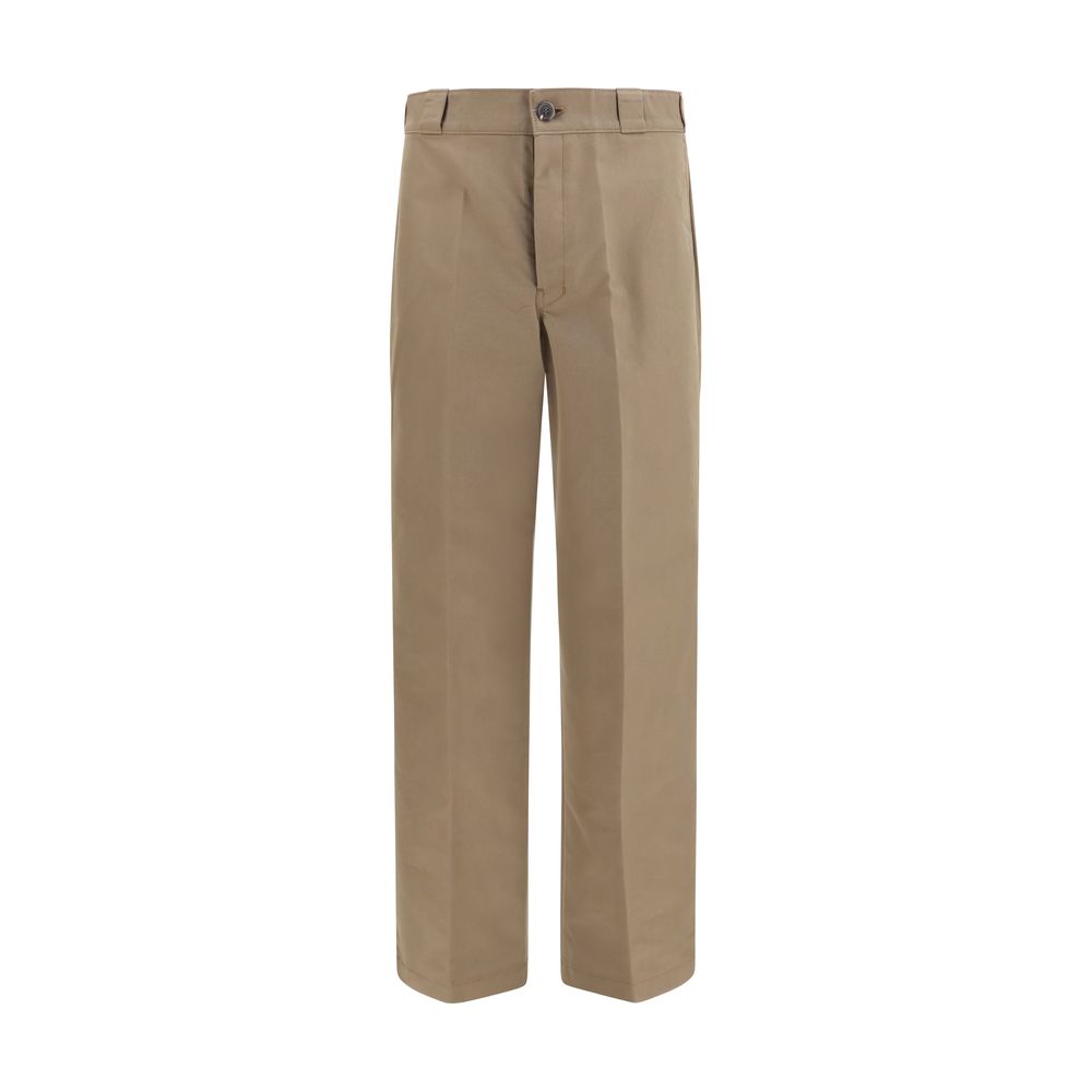 Pantalon décontracté en coton marron de Prada, vue de face, avec coupe confortable et détails élégants.