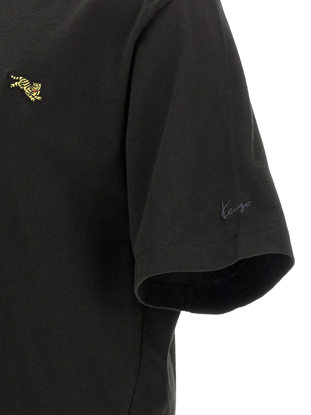 T-shirt en coton noir de la marque Kenzo, coupe classique avec logo discret sur la poitrine.