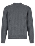 Cardigan en coton gris de la marque Hugo Boss, porté avec col en V et boutons, pour un look élégant et décontracté.