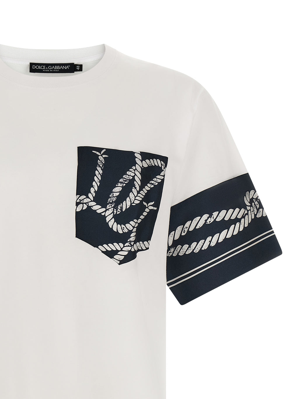 T-shirt en coton bleu Dolce & Gabbana avec logo, porté sur mannequin, vue de face.