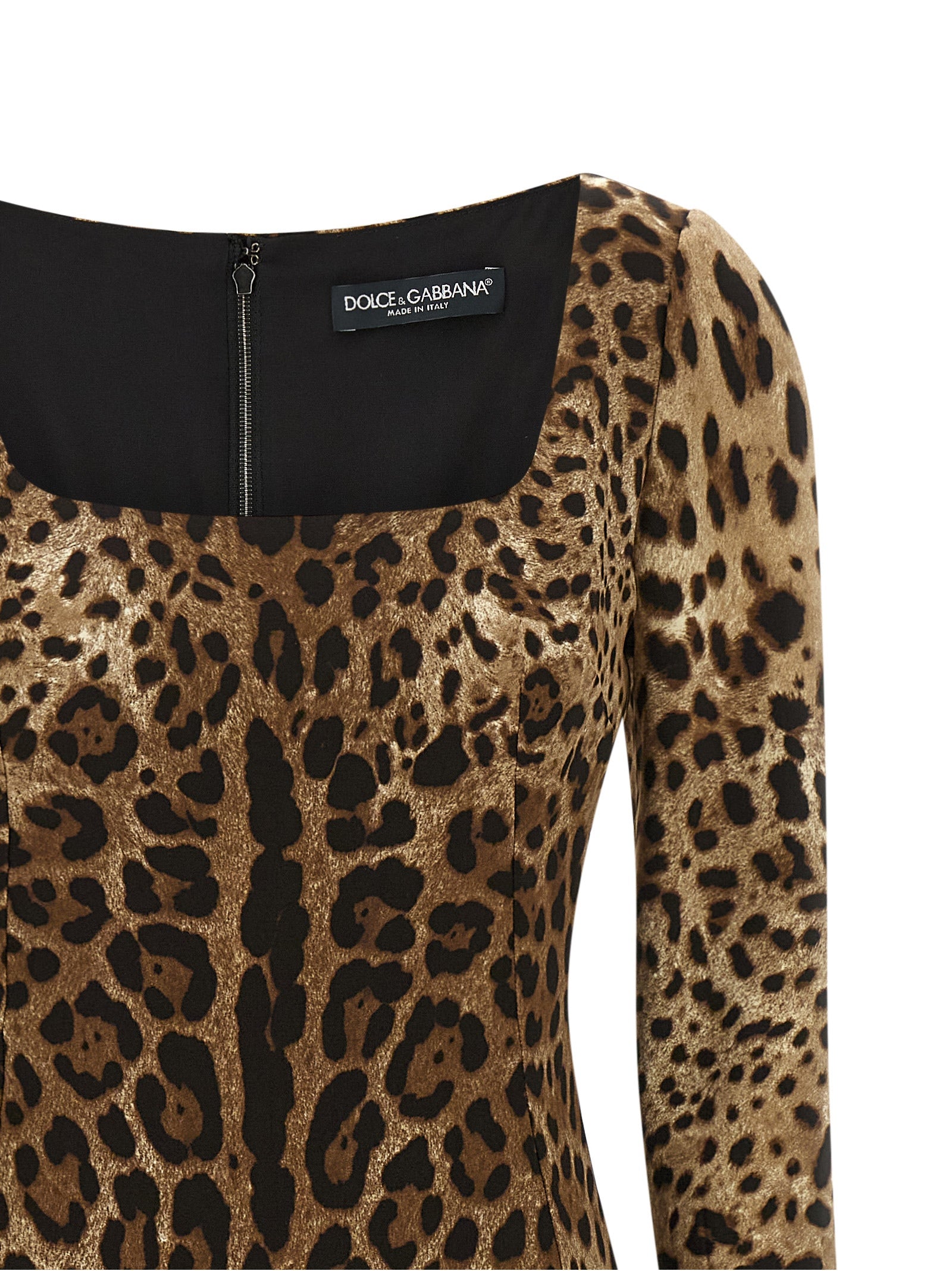 Robe midi en viscose marron Dolce & Gabbana avec décolleté en V et détails élégants, portée sur un mannequin.