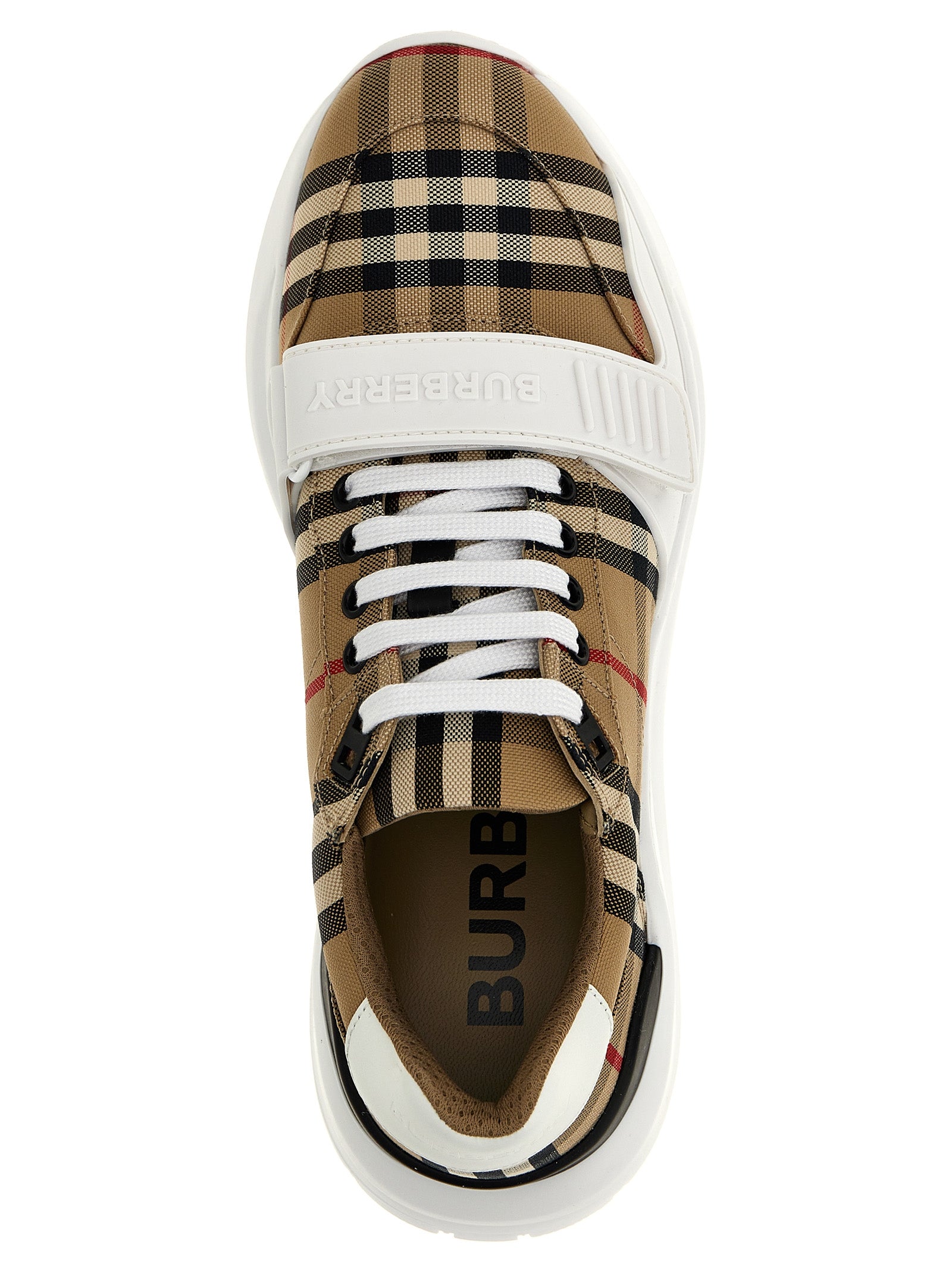 Sneakers sportives en coton beige de Burberry, chaussures athlétiques élégantes avec logo discret, vue de face.