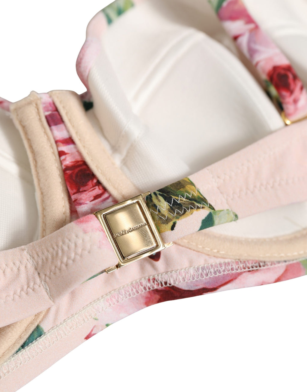 Top de bikini Dolce & Gabbana à imprimé floral rose avec armatures, parfait pour la plage et l'été.
