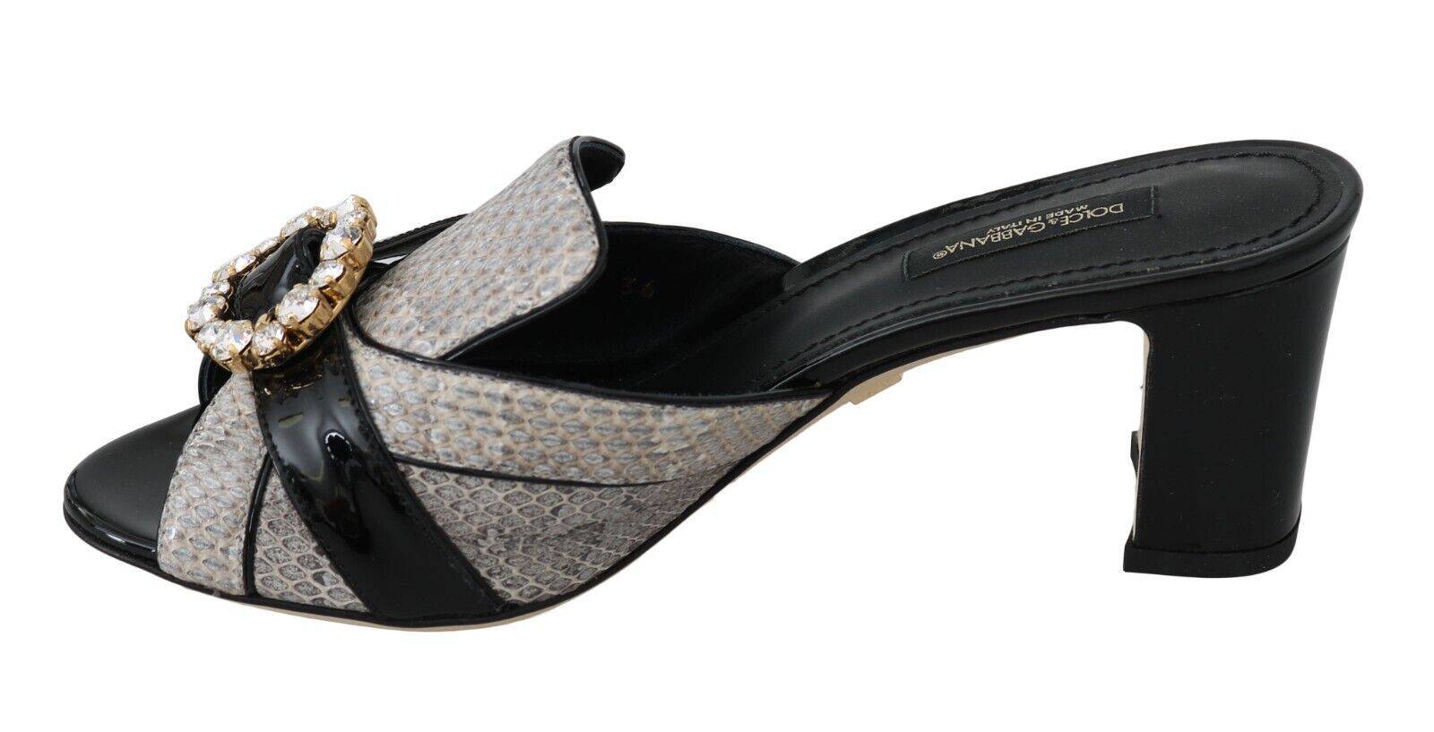 Sandales Dolce & Gabbana en cuir exotique noir et gris avec cristaux, chaussures élégantes et sophistiquées.