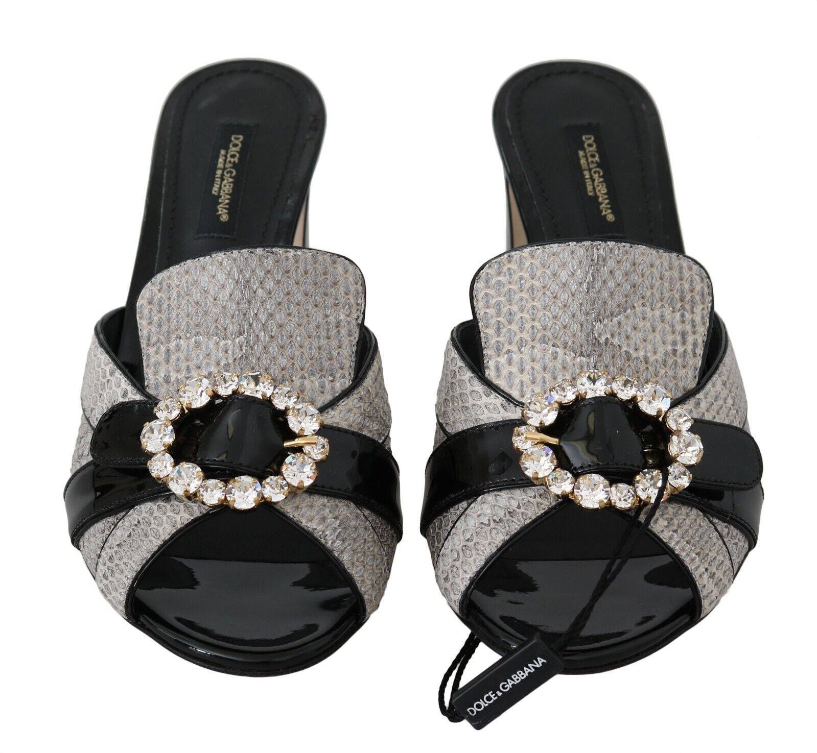 Sandales en cuir exotique noir et gris de Dolce & Gabbana avec cristaux, chaussures élégantes et sophistiquées.
