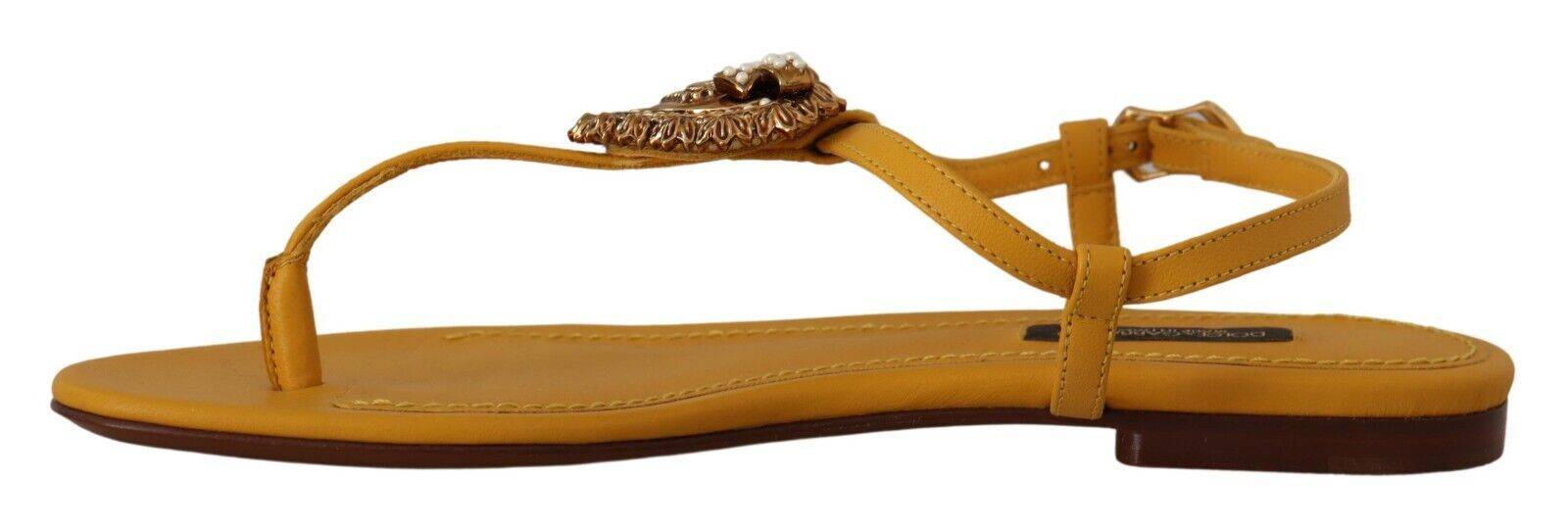 Sandales plates en cuir jaune moutarde Dolce & Gabbana Devotion, chaussures élégantes et confortables pour femmes.