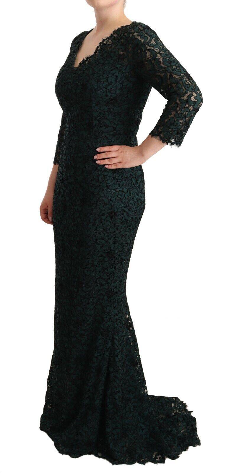 Robe longue Dolce & Gabbana en dentelle florale verte, style maxi, élégante et sophistiquée, portée en soirée ou pour une occasion spéciale.