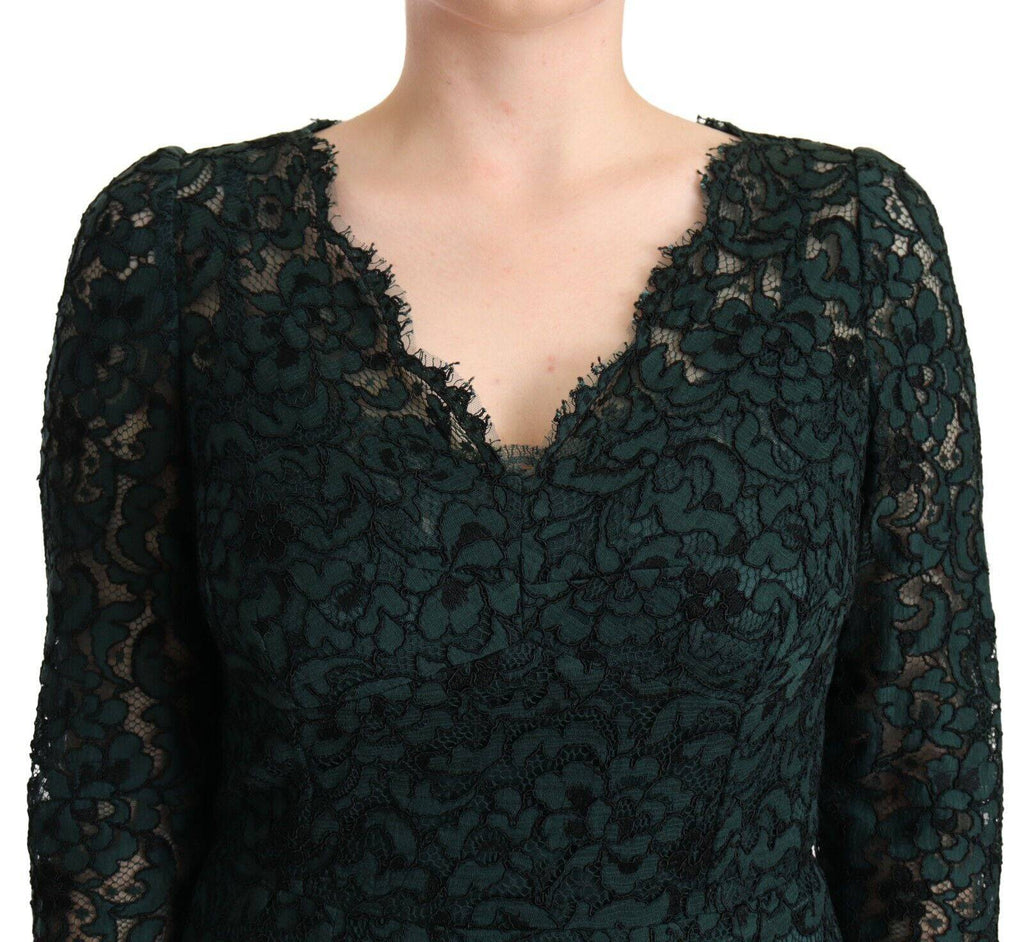 Robe longue en dentelle florale verte de Dolce & Gabbana, style maxi et élégante, portée sur un mannequin.