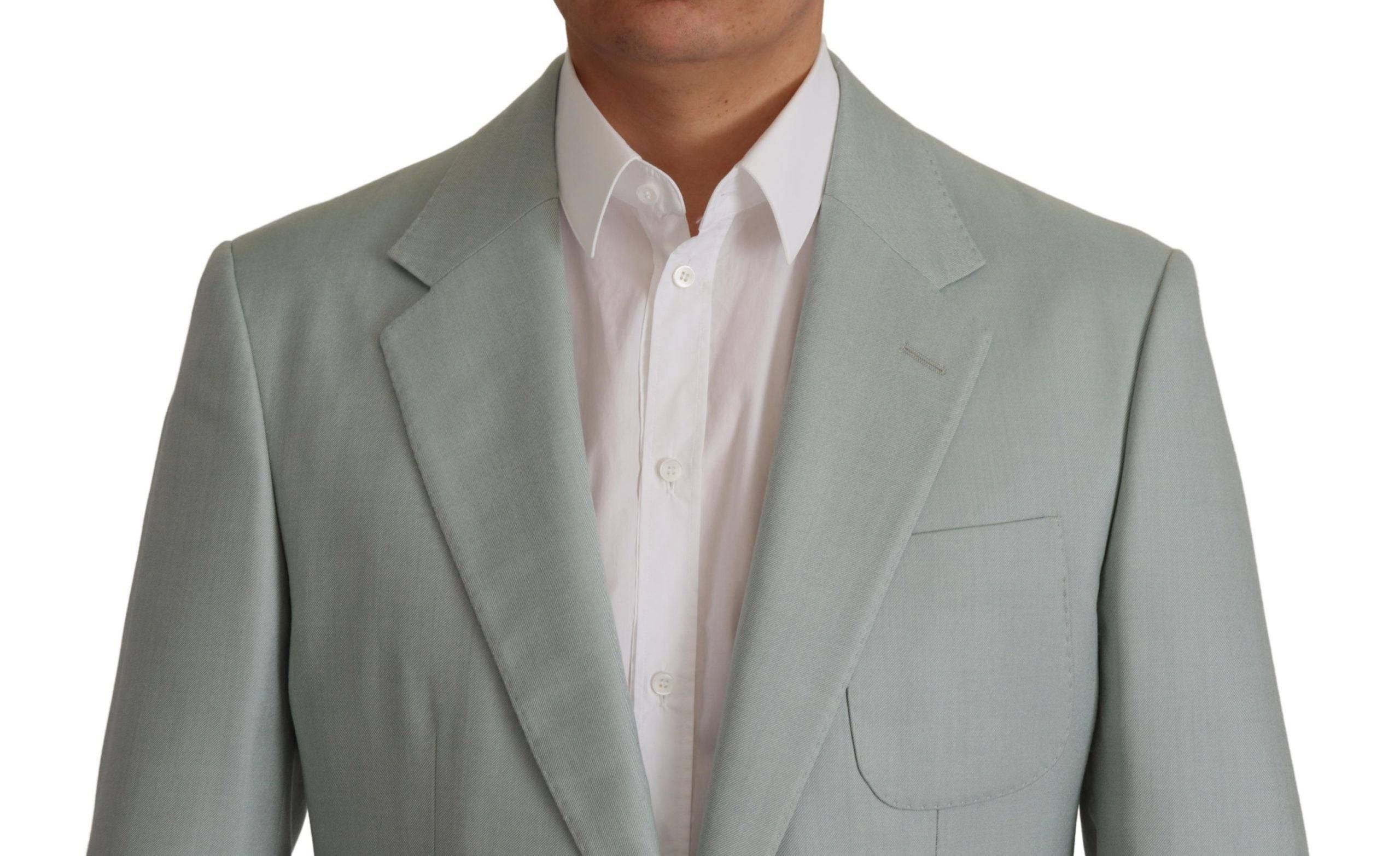 Blazer en cachemire et soie Light Green de Dolce & Gabbana, élégant et sophistiqué, porté sur un mannequin.