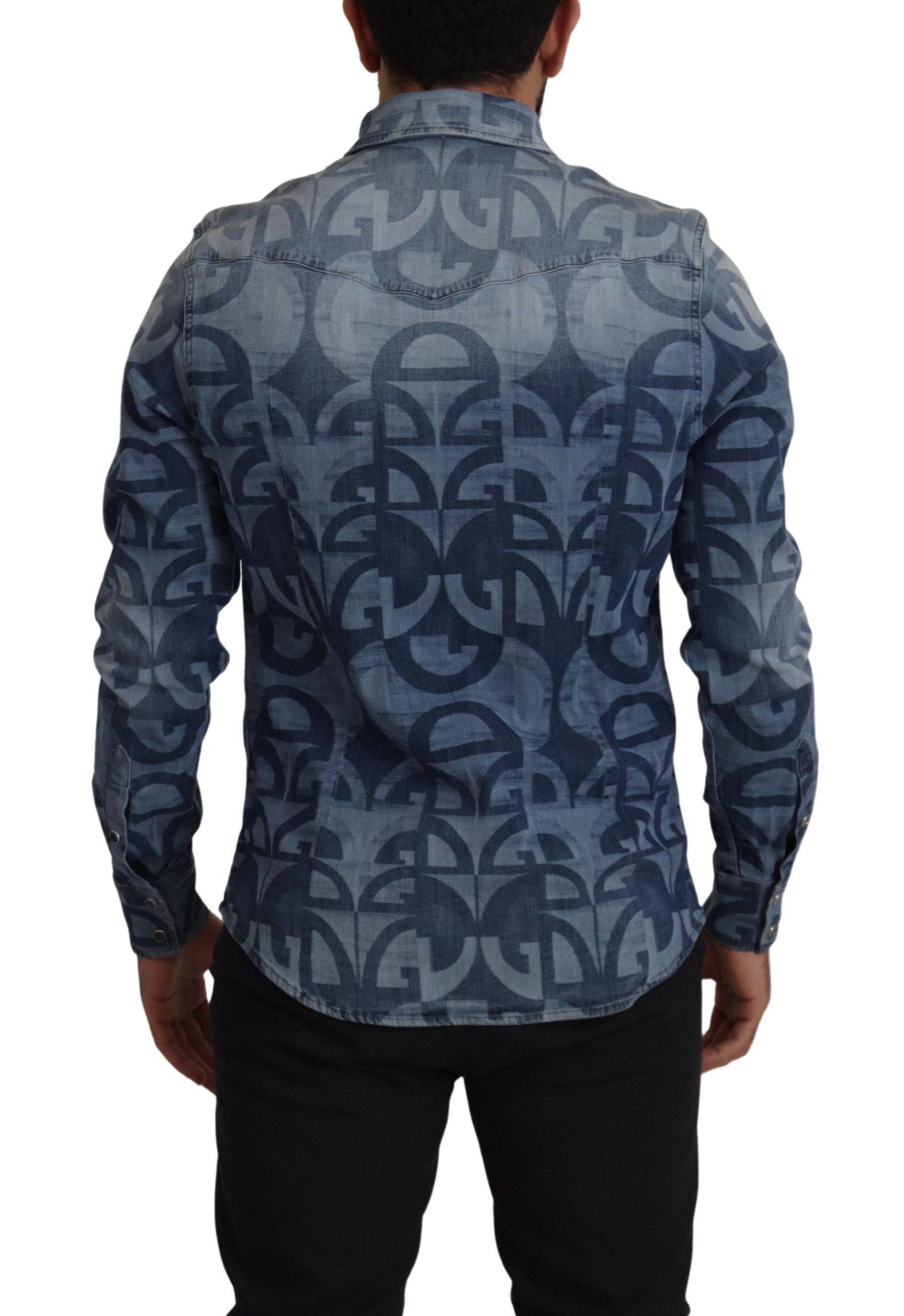 Chemise homme Slim Dolce & Gabbana en denim bleu extensible avec logo DG, style casual et moderne.