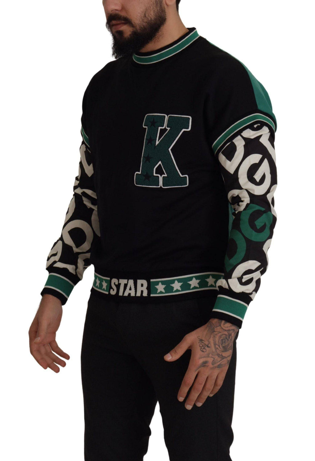Pull à col rond Dolce & Gabbana en coton noir et vert avec motif étoile, style décontracté et moderne.