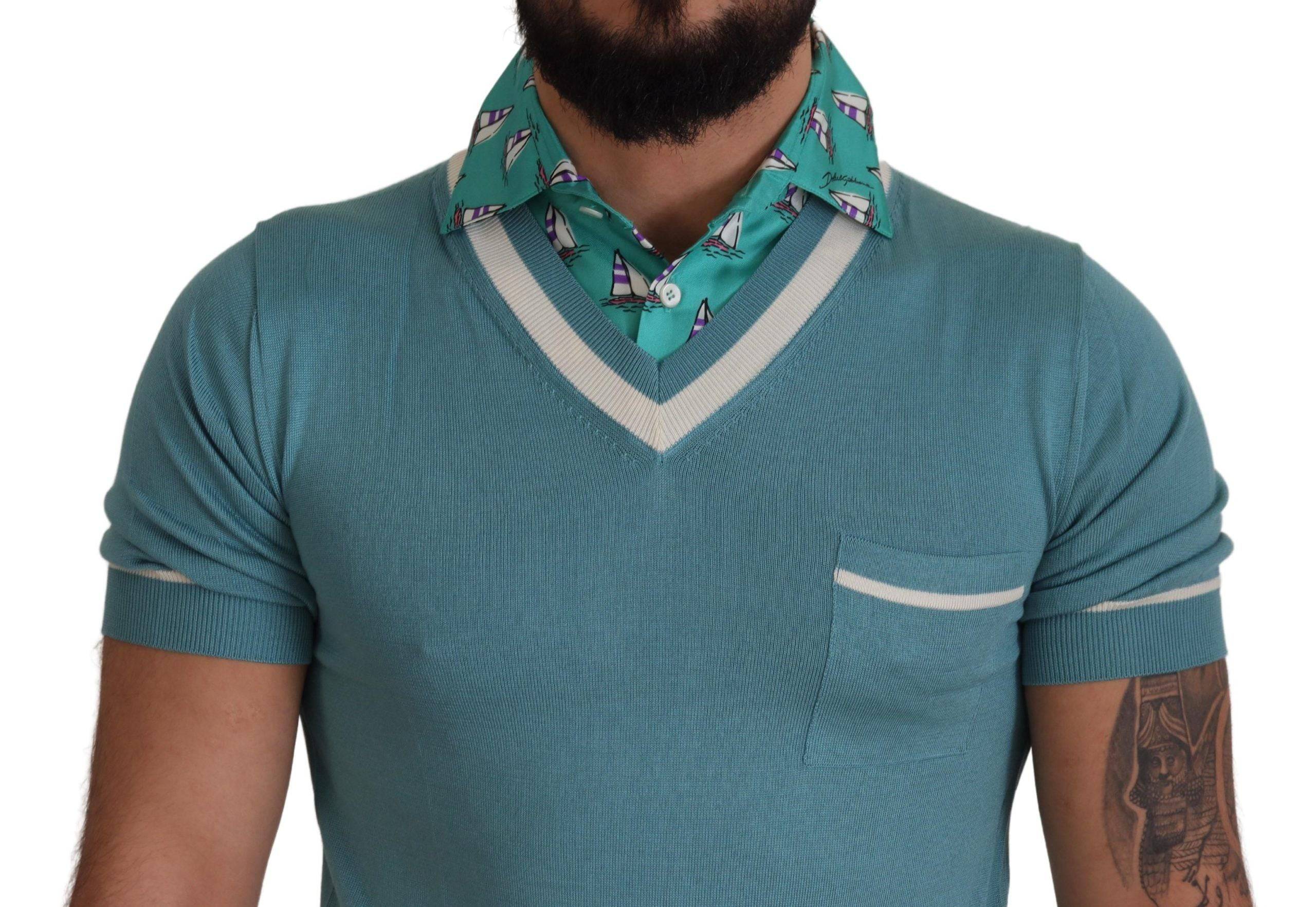 Polo homme Dolce & Gabbana en soie bleue avec col en V, style T-shirt élégant et classique.