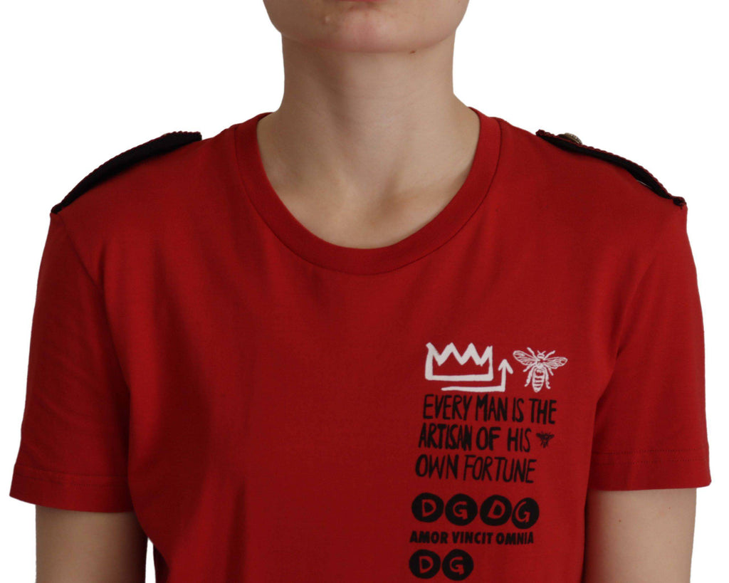 T-shirt à col rond rouge Dolce & Gabbana Amor Vincit Omnia avec logo imprimé, vue de face.