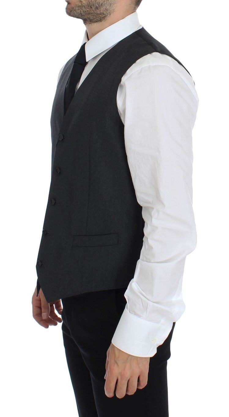 Gilet formel en laine gris Dolce & Gabbana, veste élégante pour homme, détail de la texture en laine.