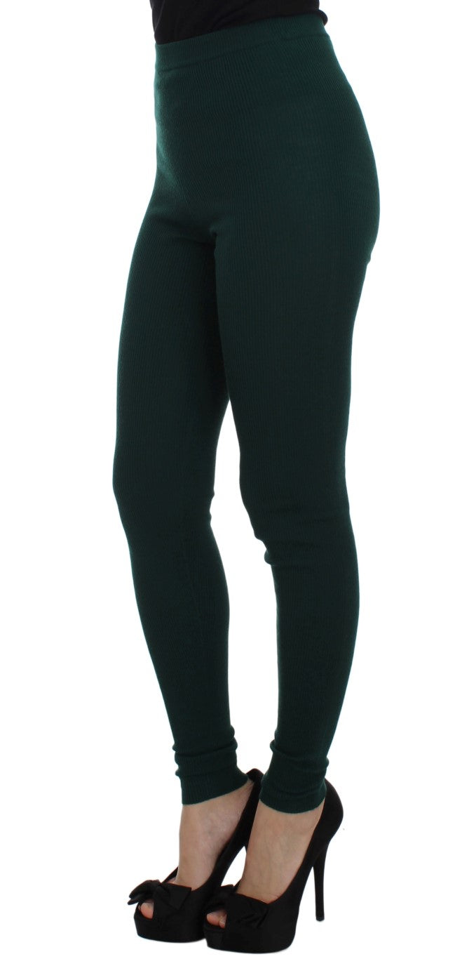 Pantalon Dolce & Gabbana en cachemire vert, stretch, ajusté et élégant, visible en gros plan dans l'image.