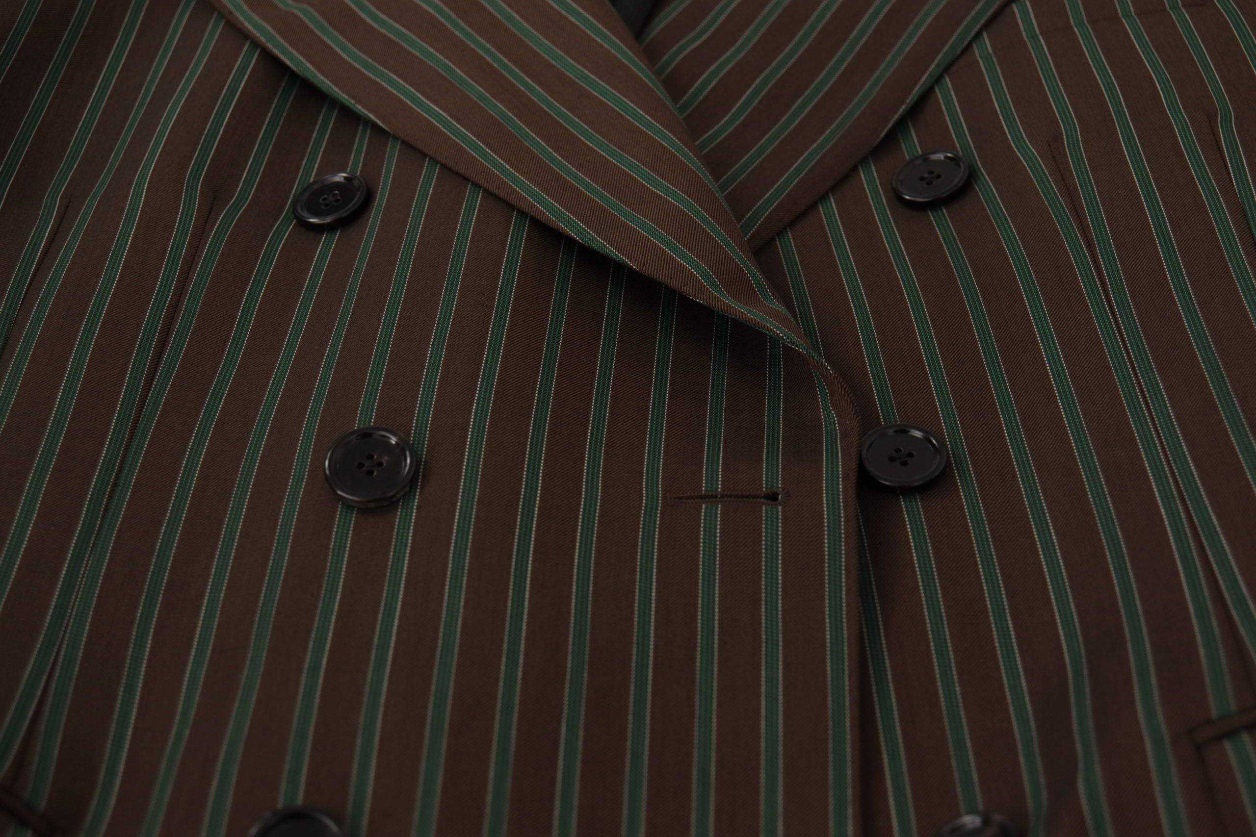 Blazer pour homme Dolce & Gabbana à rayures multicolores, double boutonnage, coupe élégante et mode sophistiquée.