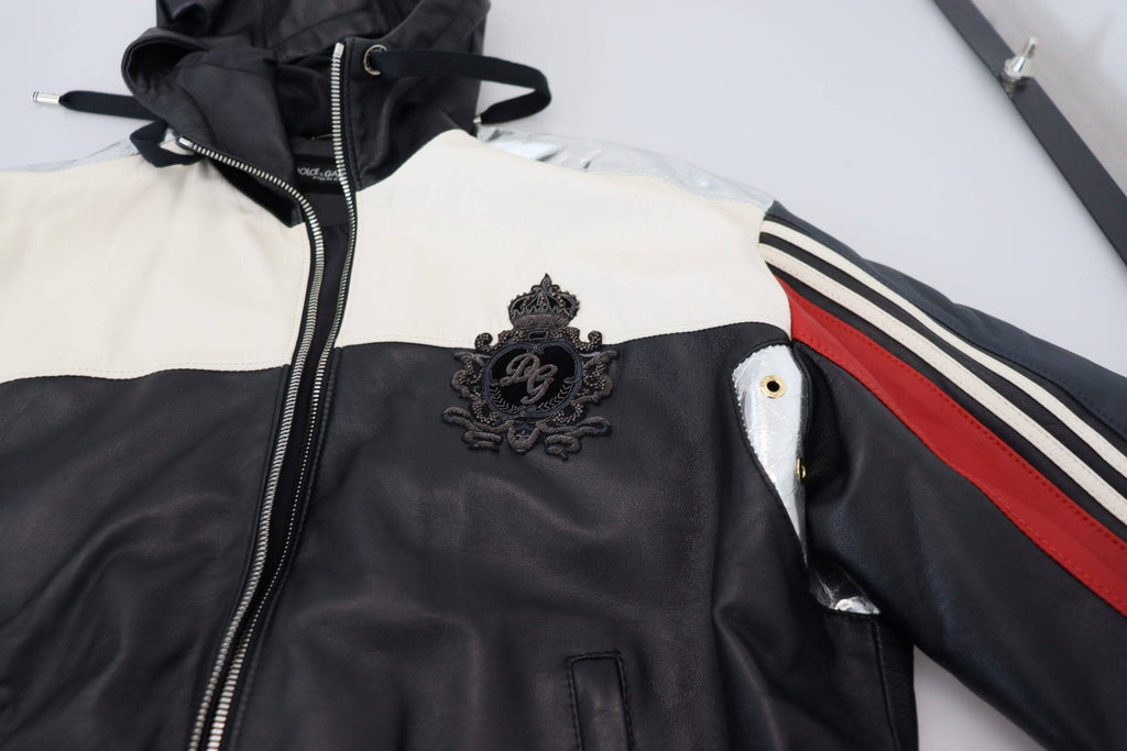 Blouson en cuir noir avec capuche de Dolce & Gabbana, veste élégante pour homme ou femme, détails de couture visibles.