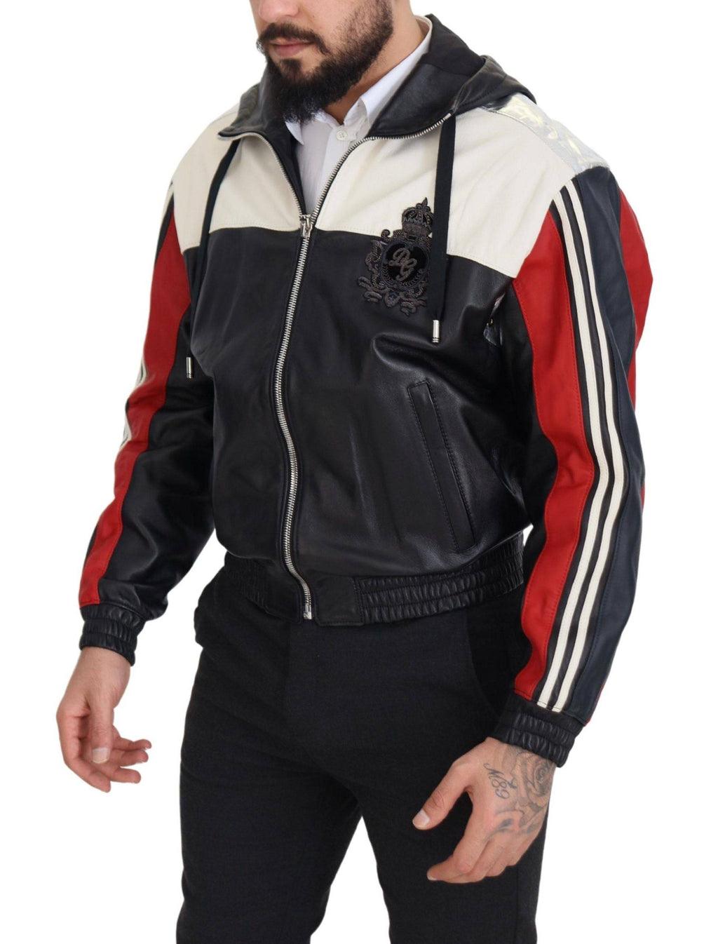 Veste blouson noire en cuir avec capuche de Dolce & Gabbana, style élégant et moderne, vue de face.
