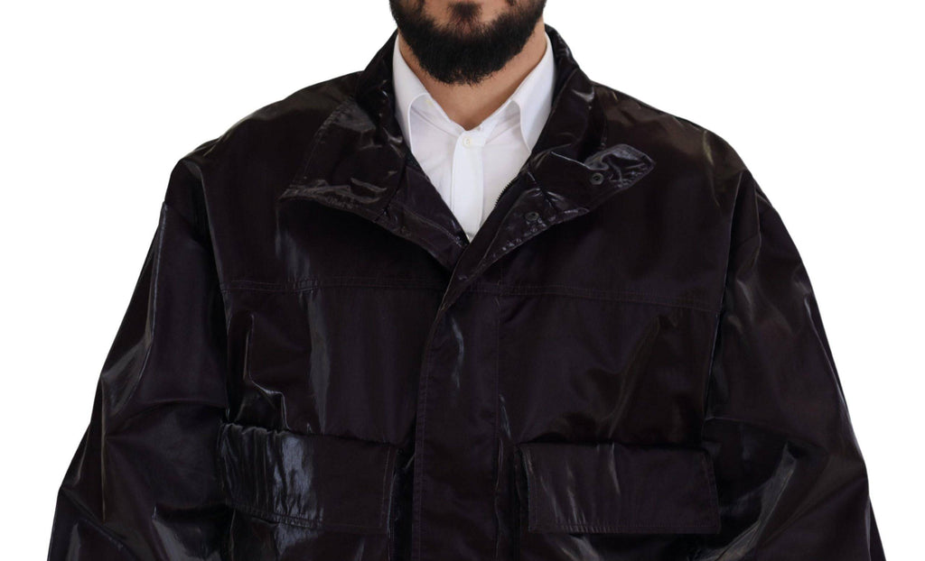 Manteau homme Dolce & Gabbana en nylon bordeaux avec col, veste élégante et tendance, vue de face sur fond blanc.