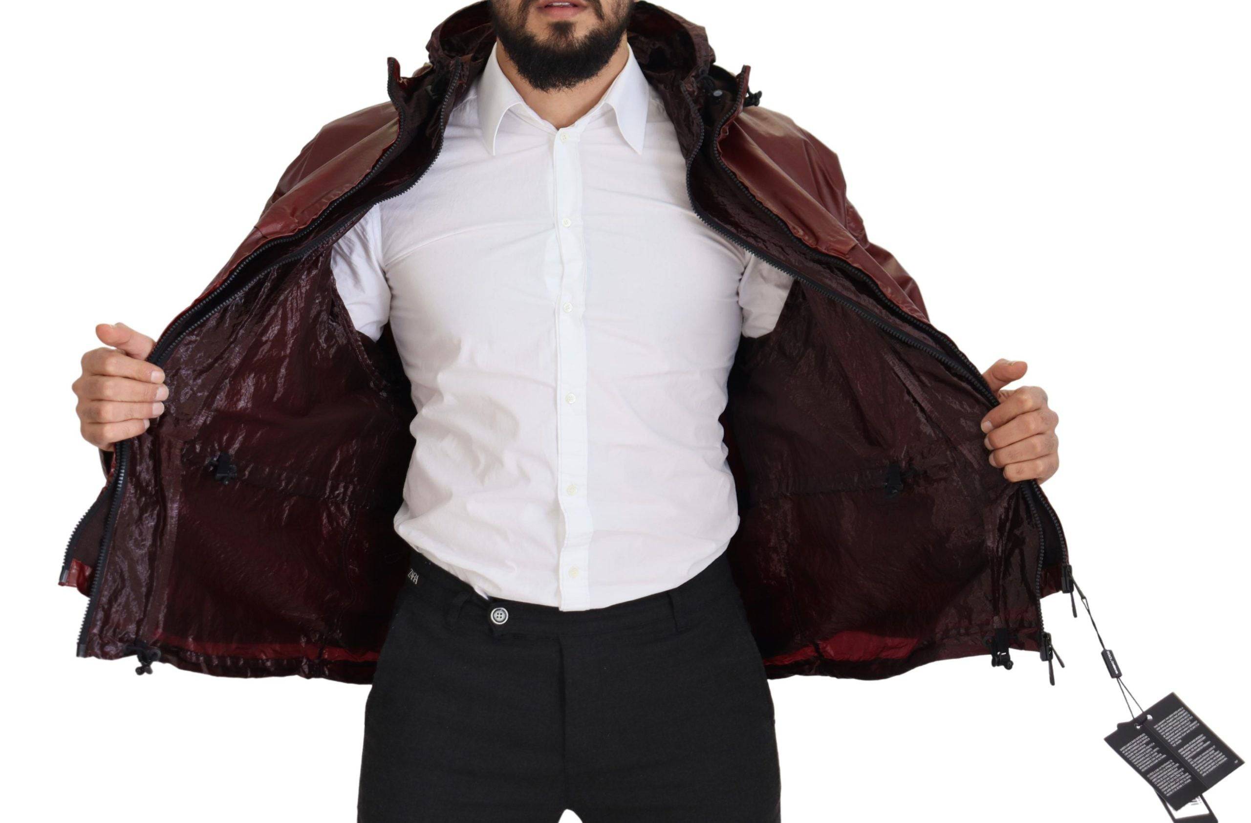 Veste à capuche en coton Bordeaux de Dolce & Gabbana avec fermeture éclair complète, vue de face.