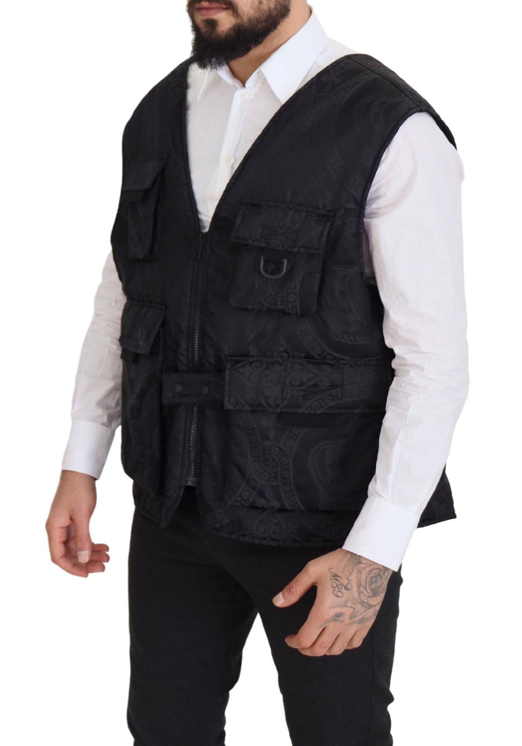 Veste sans manches en nylon noir Dolce & Gabbana à fermeture éclair complète, vue rapprochée.