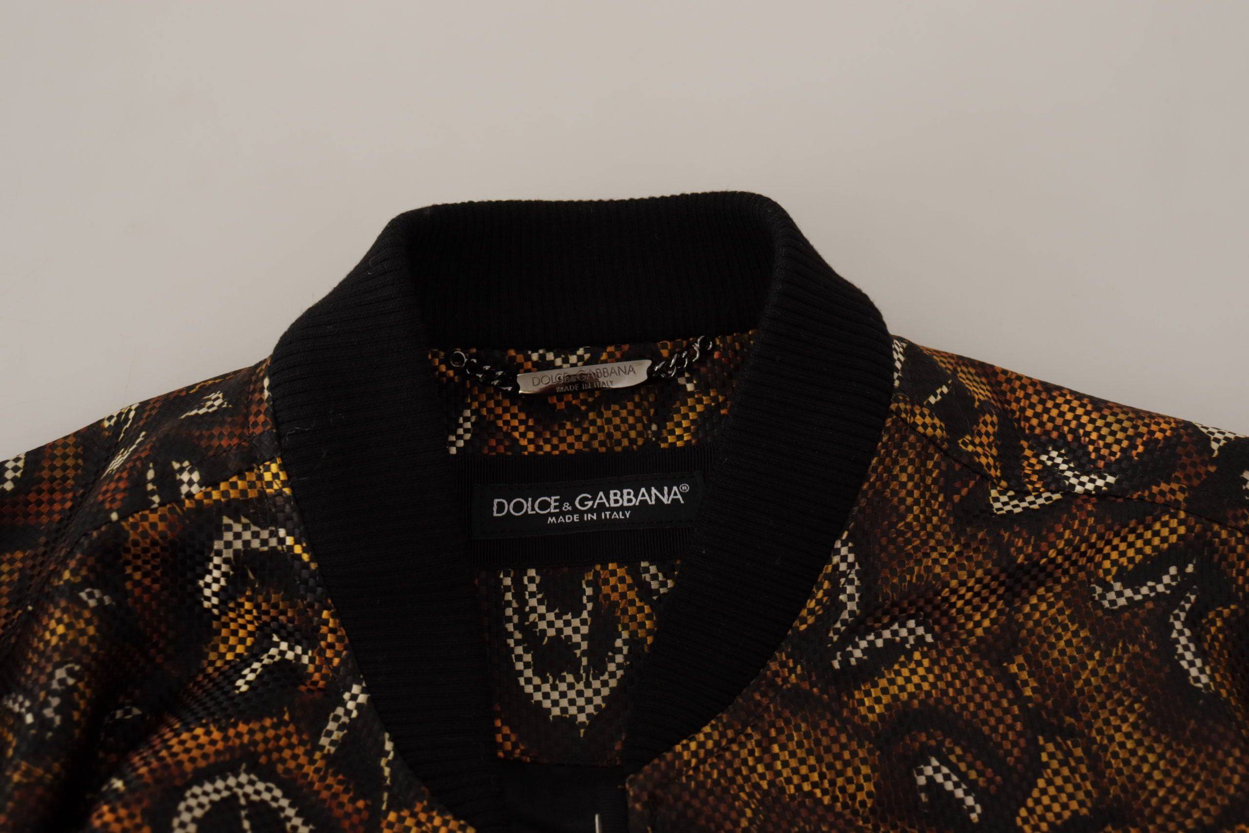 Veste blouson marron Dolce & Gabbana en plumes avec zip complet, mode élégante et sophistiquée pour homme.