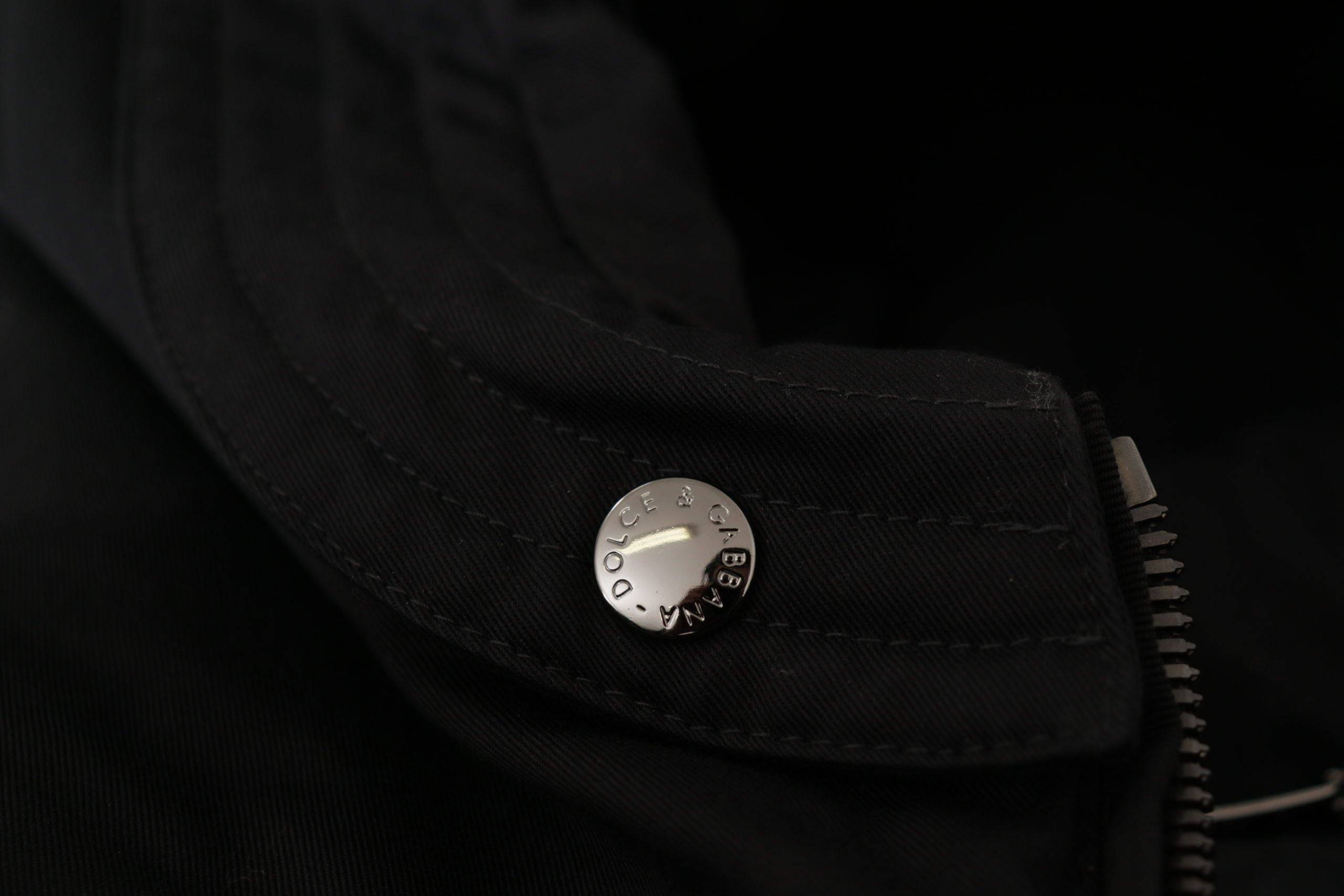Parka Dolce & Gabbana en nylon noir avec capuche, veste d'hiver élégante et chaude, adaptée aux temps froids.