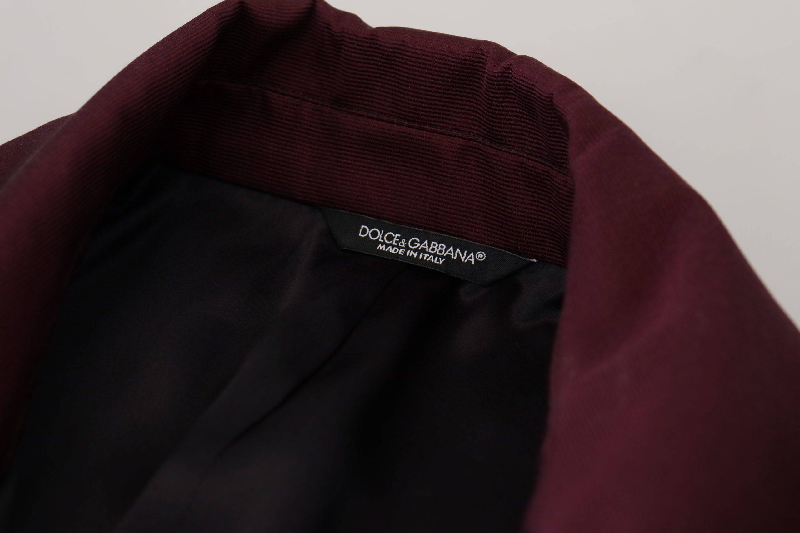 Veste en polyester bordeaux à double boutonnage de Dolce & Gabbana, style élégante et moderne pour homme.
