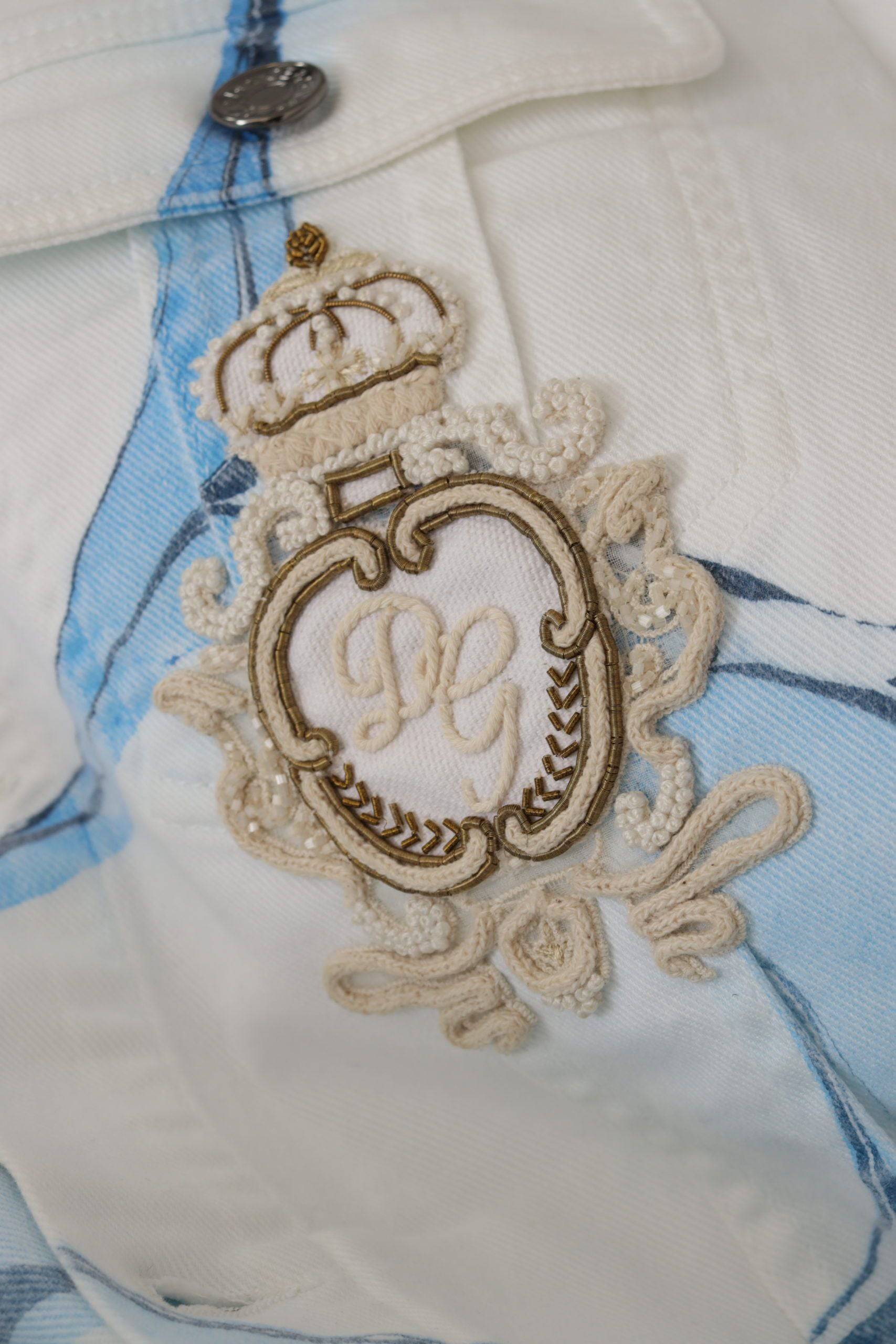 Veste en jean blanche Dolce & Gabbana avec broderie logo en coton et design décontracté.