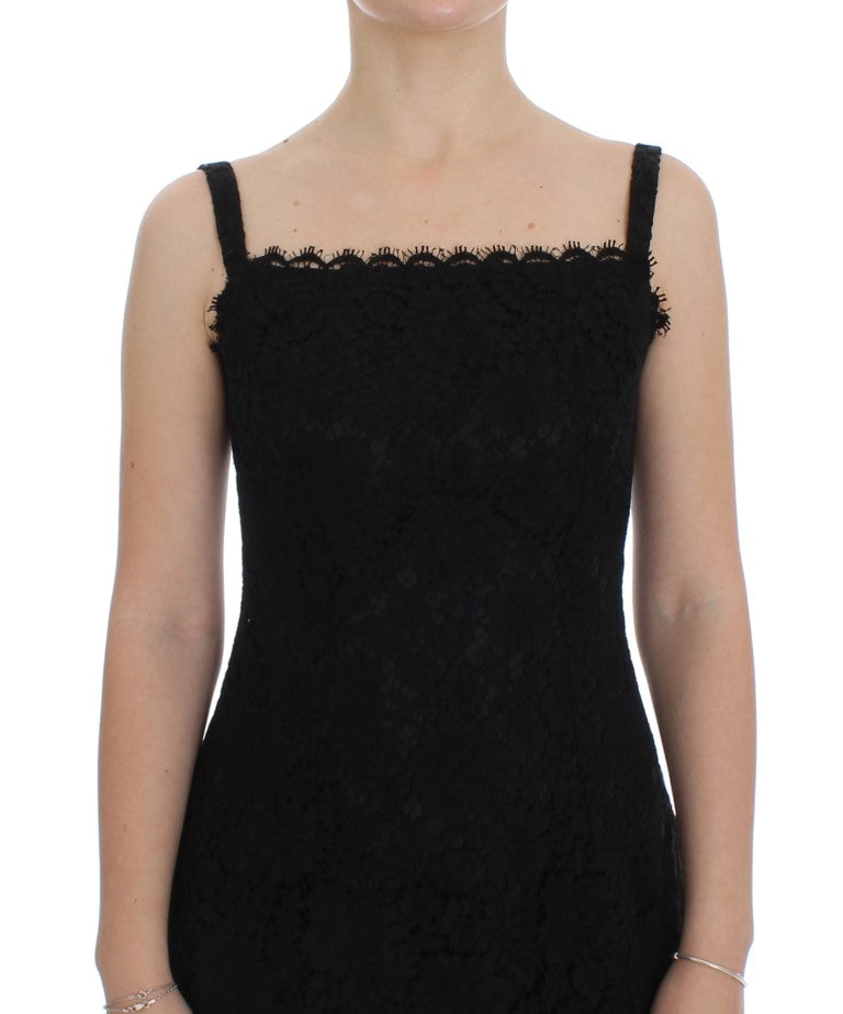 Robe noire Dolce & Gabbana en dentelle florale, coupe droite, longueur genou, élégante et raffinée.