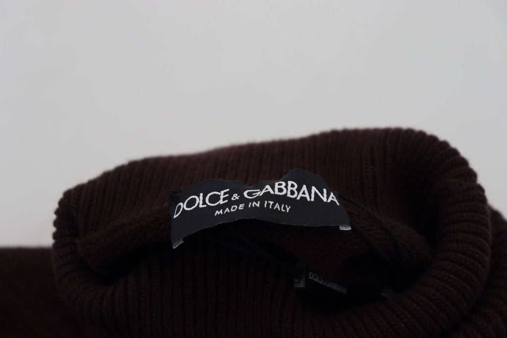 Pull en laine marron à col roulé de Dolce & Gabbana, sweater en maille chaud et élégant, porté en style décontracté.