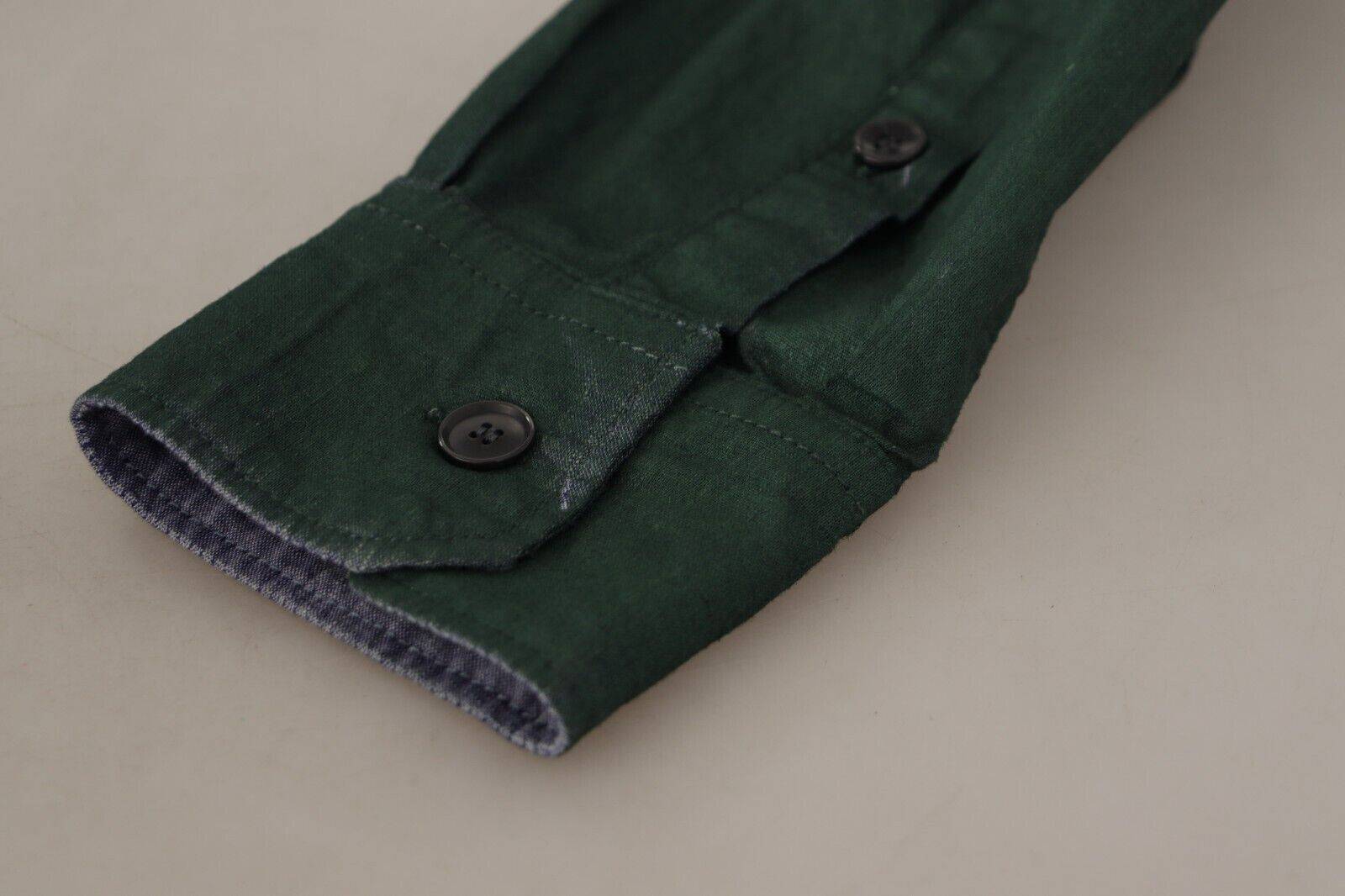 Chemise Dolce & Gabbana vert foncé à manches longues avec boutons, élégante et sophistiquée.