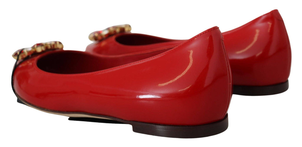 Chaussures mocassins en cuir rouge Dolce & Gabbana avec cristaux, chaussures plates élégantes pour femmes.
