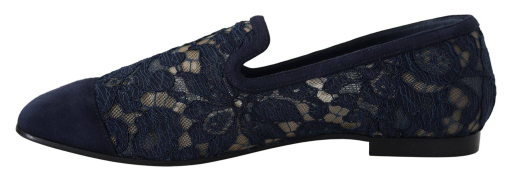 Chaussures Dolce & Gabbana Loafers flats en dentelle bleue à motif floral, slip-ons élégants et confortables.